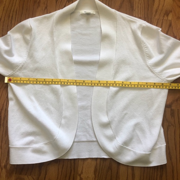 White Short Shrug Elbow Sleeve Sweater - Picture 10 of 11